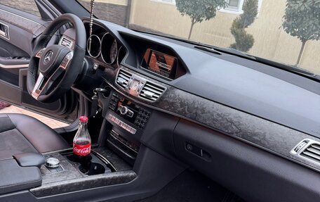 Mercedes-Benz E-Класс, 2013 год, 1 900 000 рублей, 20 фотография