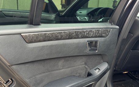 Mercedes-Benz E-Класс, 2013 год, 1 900 000 рублей, 22 фотография