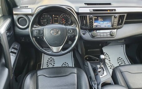 Toyota RAV4, 2018 год, 2 200 000 рублей, 4 фотография