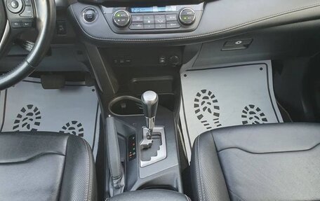 Toyota RAV4, 2018 год, 2 200 000 рублей, 6 фотография