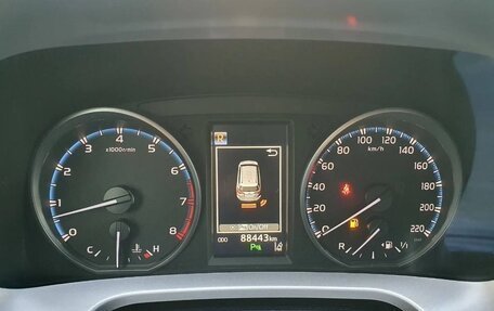 Toyota RAV4, 2018 год, 2 200 000 рублей, 21 фотография
