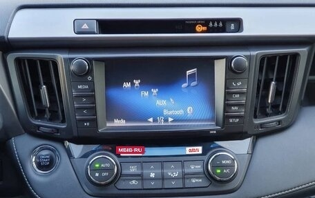 Toyota RAV4, 2018 год, 2 200 000 рублей, 7 фотография