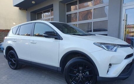 Toyota RAV4, 2018 год, 2 200 000 рублей, 25 фотография