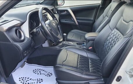 Toyota RAV4, 2018 год, 2 200 000 рублей, 20 фотография