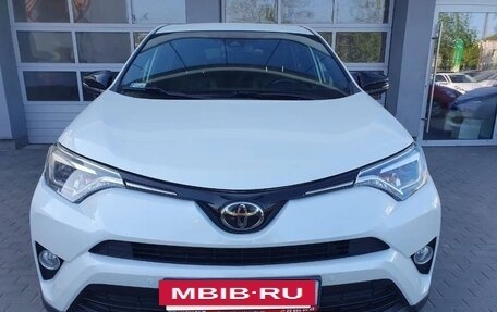 Toyota RAV4, 2018 год, 2 200 000 рублей, 28 фотография