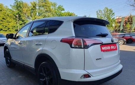 Toyota RAV4, 2018 год, 2 200 000 рублей, 31 фотография