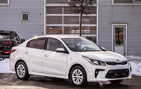 KIA Rio IV, 2018 год, 995 000 рублей, 3 фотография