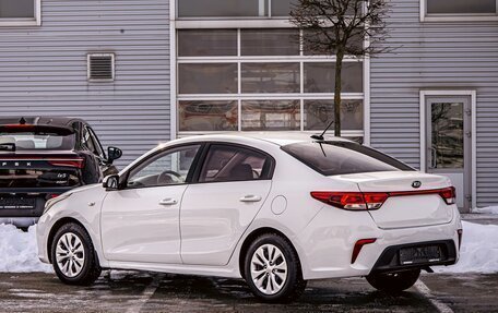 KIA Rio IV, 2018 год, 995 000 рублей, 4 фотография