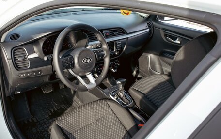 KIA Rio IV, 2018 год, 995 000 рублей, 13 фотография