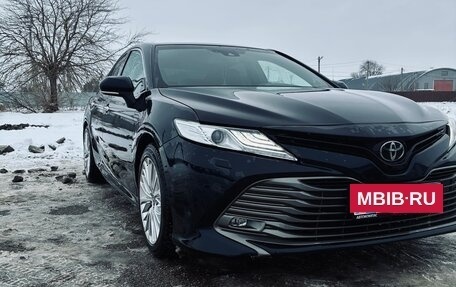 Toyota Camry, 2019 год, 2 420 000 рублей, 2 фотография