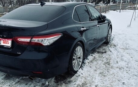 Toyota Camry, 2019 год, 2 420 000 рублей, 10 фотография