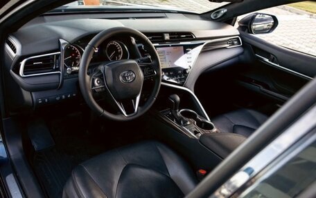 Toyota Camry, 2019 год, 2 420 000 рублей, 11 фотография