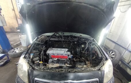 Toyota Avensis III рестайлинг, 2004 год, 720 000 рублей, 6 фотография