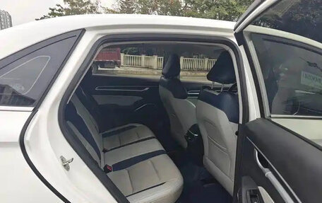 Geely Emgrand, 2025 год, 1 640 000 рублей, 10 фотография