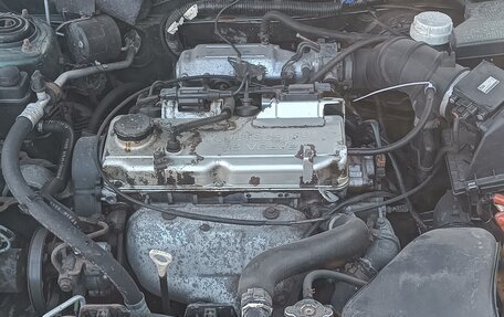 Mitsubishi Carisma I, 2001 год, 170 000 рублей, 1 фотография