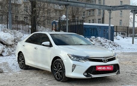 Toyota Camry, 2017 год, 2 200 000 рублей, 3 фотография