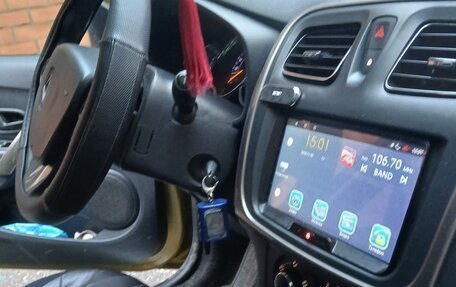 Renault Sandero II рестайлинг, 2015 год, 680 000 рублей, 6 фотография