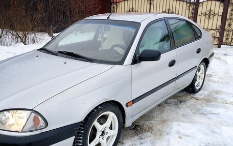 Toyota Avensis III рестайлинг, 2001 год, 319 000 рублей, 2 фотография