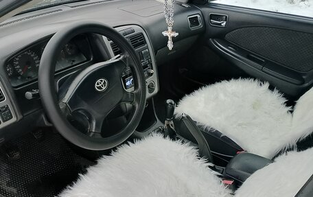 Toyota Avensis III рестайлинг, 2001 год, 319 000 рублей, 3 фотография