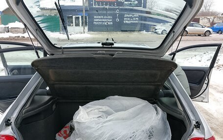 Toyota Avensis III рестайлинг, 2001 год, 319 000 рублей, 10 фотография