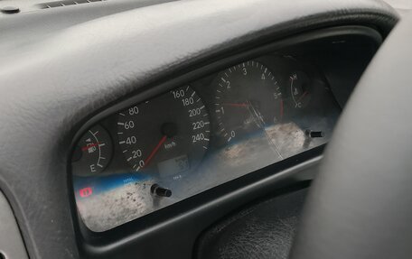 Toyota Avensis III рестайлинг, 2001 год, 319 000 рублей, 8 фотография