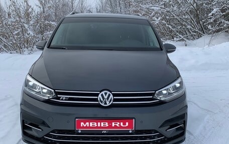 Volkswagen Touran III, 2019 год, 2 600 000 рублей, 1 фотография