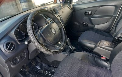 Renault Logan II, 2017 год, 575 000 рублей, 1 фотография