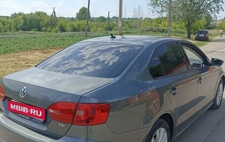 Volkswagen Jetta VI, 2011 год, 910 000 рублей, 3 фотография