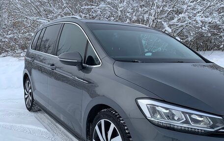 Volkswagen Touran III, 2019 год, 2 600 000 рублей, 3 фотография