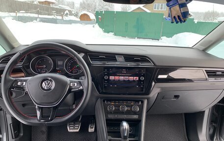 Volkswagen Touran III, 2019 год, 2 600 000 рублей, 9 фотография