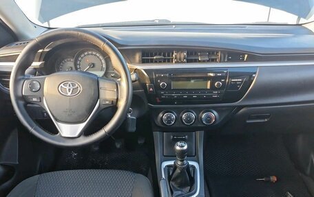 Toyota Corolla, 2013 год, 999 000 рублей, 5 фотография