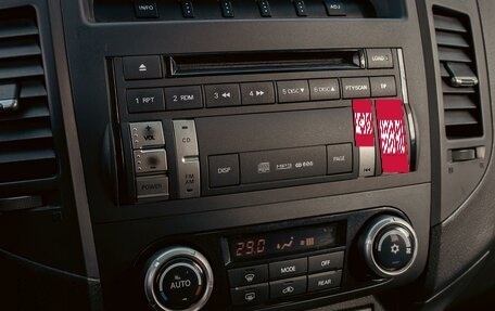 Mitsubishi Pajero IV, 2013 год, 2 095 000 рублей, 15 фотография