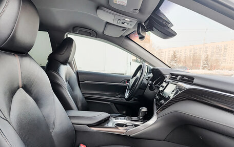 Toyota Camry, 2019 год, 2 890 000 рублей, 11 фотография