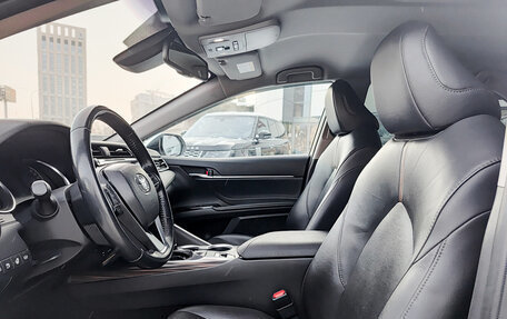 Toyota Camry, 2019 год, 2 890 000 рублей, 16 фотография