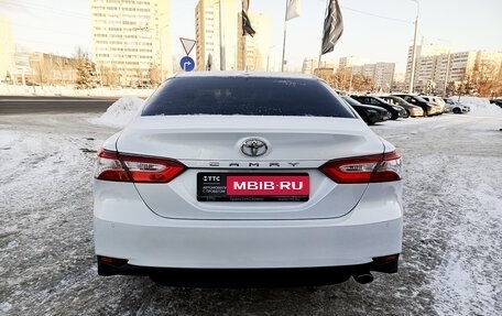 Toyota Camry, 2019 год, 2 890 000 рублей, 6 фотография