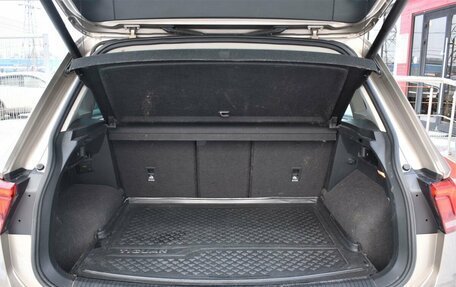 Volkswagen Tiguan II, 2018 год, 2 399 000 рублей, 11 фотография