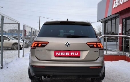 Volkswagen Tiguan II, 2018 год, 2 399 000 рублей, 4 фотография