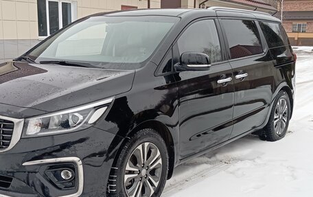 KIA Carnival III, 2019 год, 2 850 000 рублей, 2 фотография