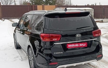 KIA Carnival III, 2019 год, 2 850 000 рублей, 3 фотография