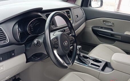 KIA Carnival III, 2019 год, 2 850 000 рублей, 10 фотография