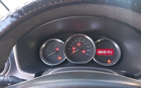 Renault Logan II, 2017 год, 575 000 рублей, 2 фотография