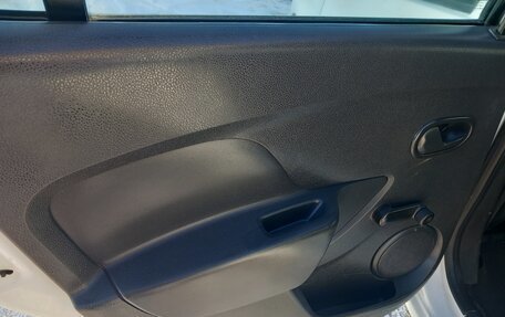 Renault Logan II, 2017 год, 575 000 рублей, 6 фотография