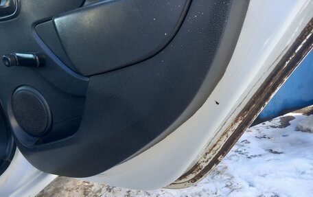 Renault Logan II, 2017 год, 575 000 рублей, 7 фотография