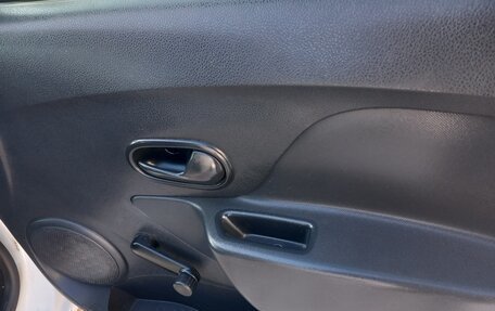 Renault Logan II, 2017 год, 575 000 рублей, 11 фотография