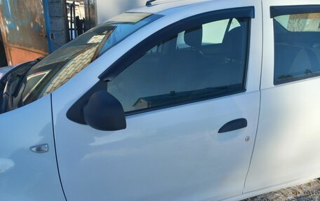 Renault Logan II, 2017 год, 575 000 рублей, 18 фотография