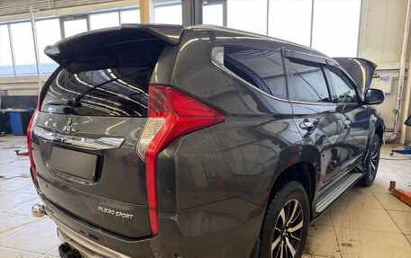 Mitsubishi Pajero Sport III рестайлинг, 2018 год, 2 499 000 рублей, 5 фотография