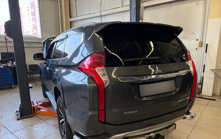 Mitsubishi Pajero Sport III рестайлинг, 2018 год, 2 499 000 рублей, 3 фотография