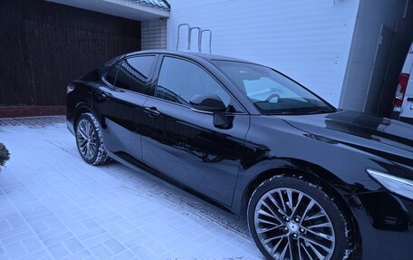 Toyota Camry, 2019 год, 2 590 000 рублей, 4 фотография
