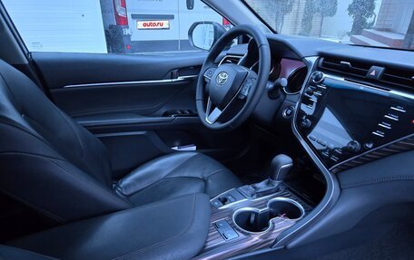 Toyota Camry, 2019 год, 2 590 000 рублей, 15 фотография