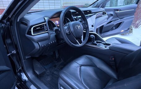 Toyota Camry, 2019 год, 2 590 000 рублей, 21 фотография